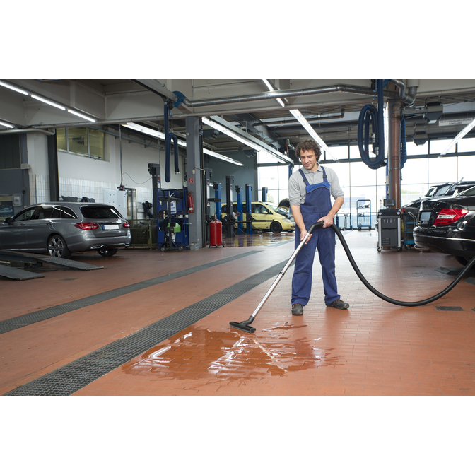 Product Kärcher NT 70/2 Me Classic Professional Wet and Dry Vacuum Cleaner base image